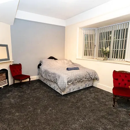 461 Shirley Road Hall B28 8ql Apartment *