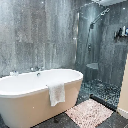 Apartment 461 Shirley Road Hall B28 8ql *