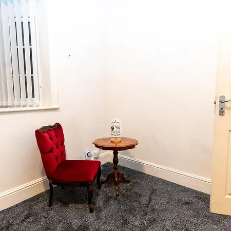 461 Shirley Road Hall B28 8ql Apartment