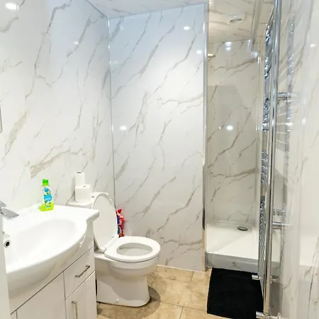 Apartment 461 Shirley Road Hall B28 8ql